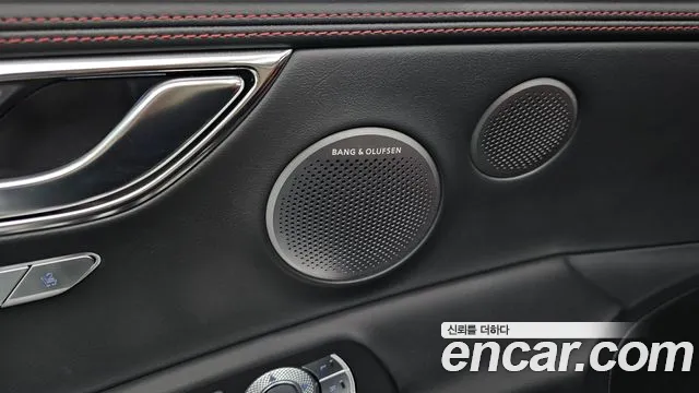 Genesis GV80 Coupe — Фото автомобиля 30