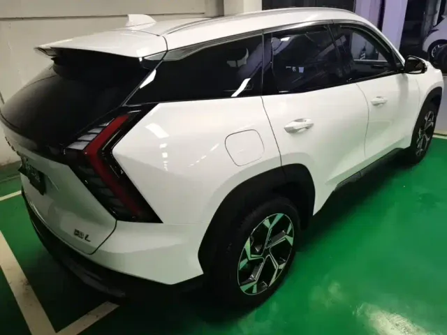 Geely Boyue L — Фото автомобиля 6