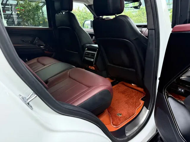 Land Rover Range Rover Sport — Фото автомобиля 8