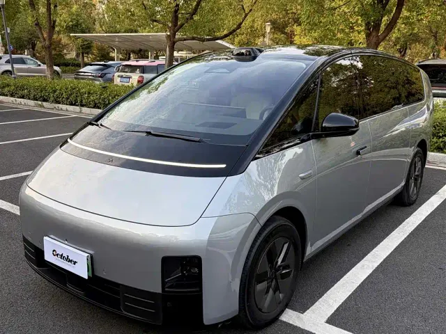 Li Auto MEGA — Фото автомобиля 2