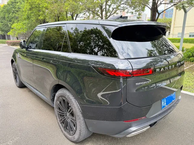 Land Rover Range Rover Sport — Фото автомобиля 6