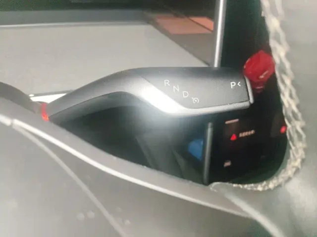 Tesla Model Y — Фото автомобиля 15