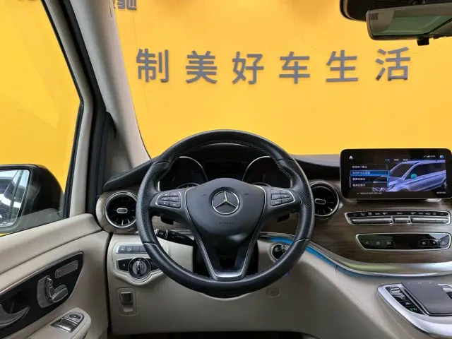 Mercedes-Benz V-Class — Фото автомобиля 28