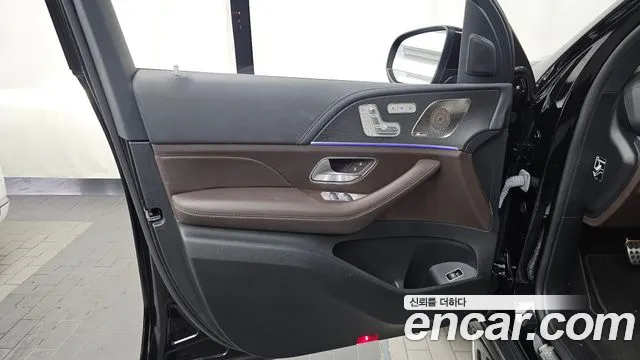 Mercedes-Benz GLS-Class — Фото автомобиля 25