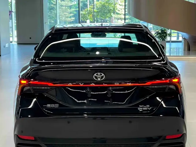 Toyota Avalon — Фото автомобиля 5