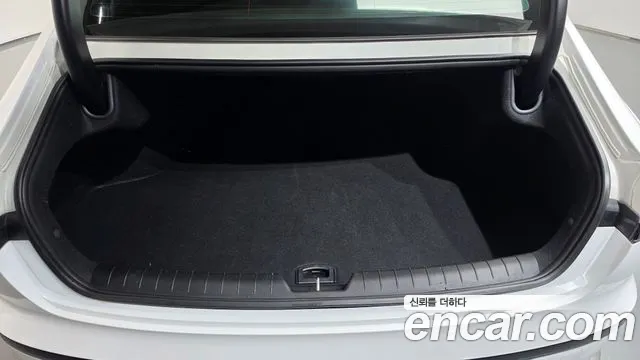 Hyundai Grandeur GN7 — Фото автомобиля 17
