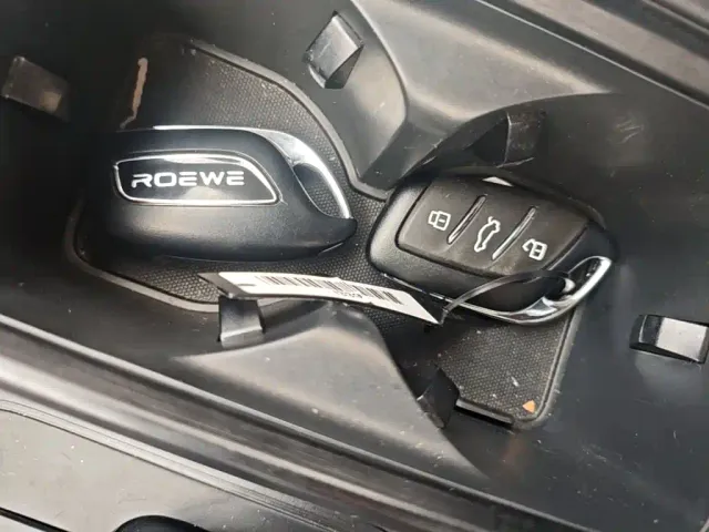 Roewe i5 — Фото автомобиля 8