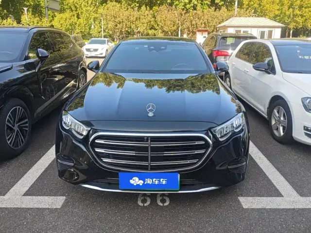 Mercedes-Benz E-Class — Фото автомобиля 2