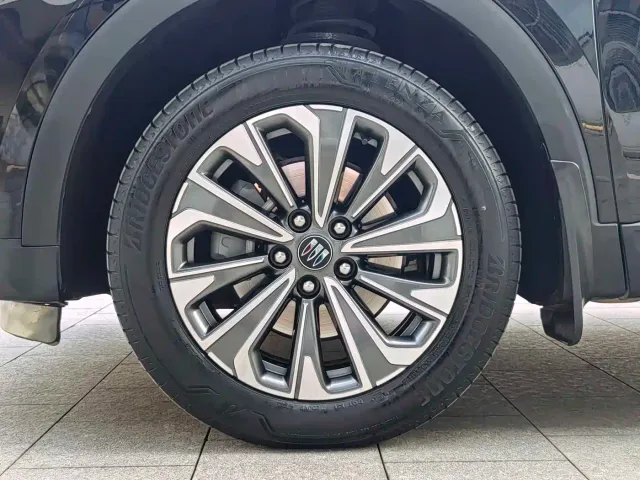 Buick Envision Plus — Фото автомобиля 7
