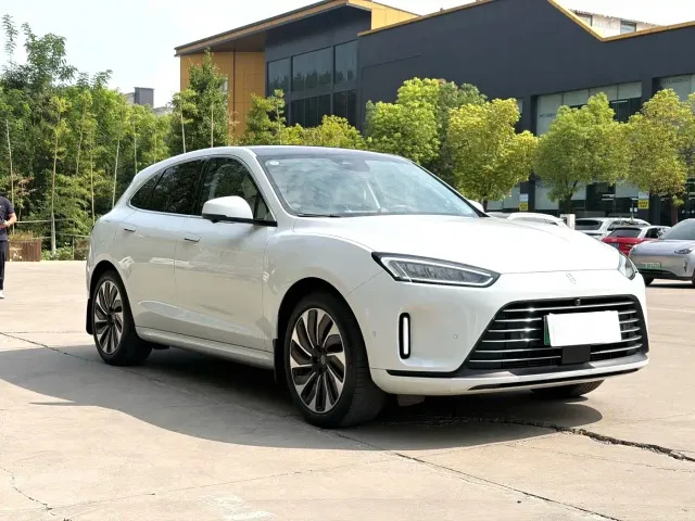 Aito M5 — Фото автомобиля 2