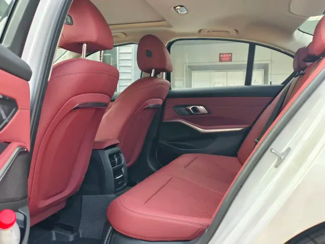 BMW 3 Series — Фото автомобиля 9