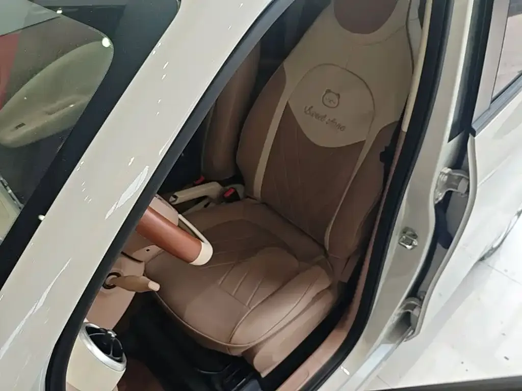 Wuling Motors Hongguang MINIEV 2025 4-Door Advanced — Фото автомобиля 14