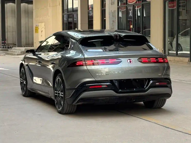 Denza Z9GT — Фото автомобиля 12