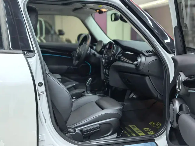 MINI Hatch — Фото автомобиля 12
