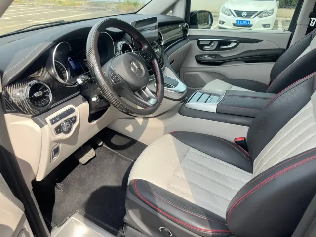 Mercedes-Benz V-Class — Фото автомобиля 12