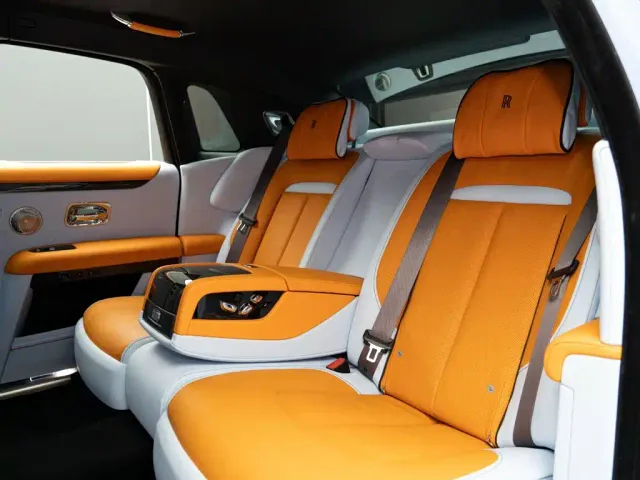 Rolls-Royce Ghost — Фото автомобиля 16