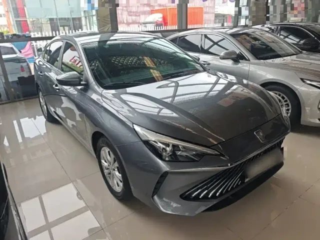 Roewe i5 — Фото автомобиля 3