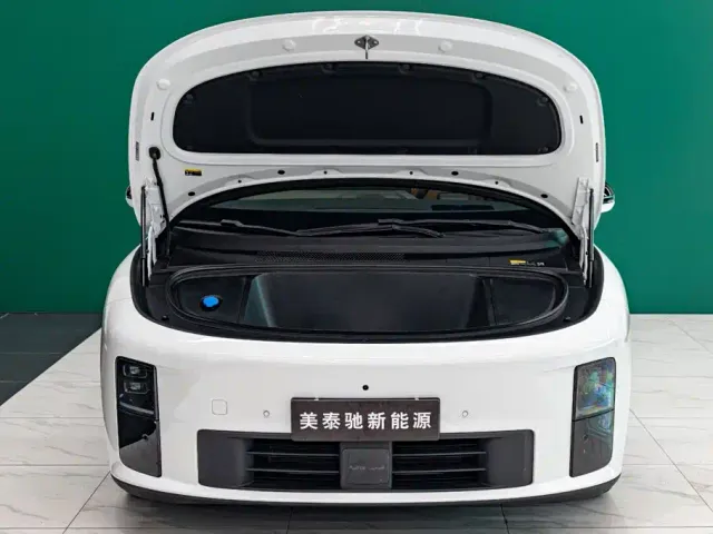 Li Auto i6 — Фото автомобиля 5