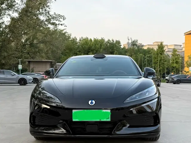 Denza Z9GT — Фото автомобиля 2