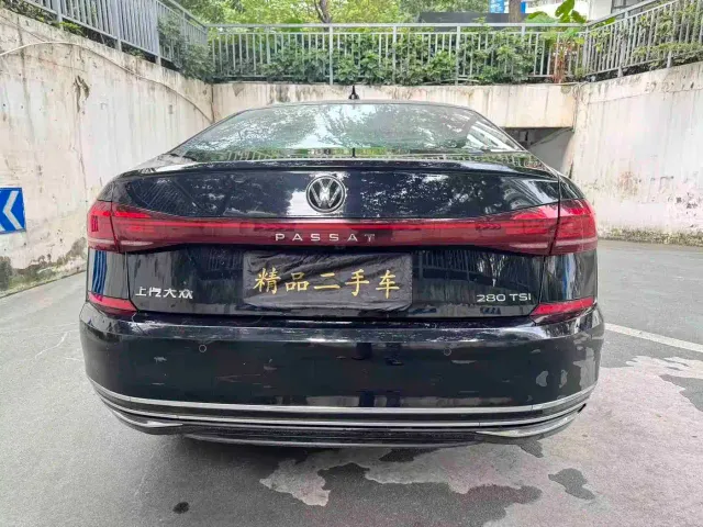 Volkswagen Passat — Фото автомобиля 15