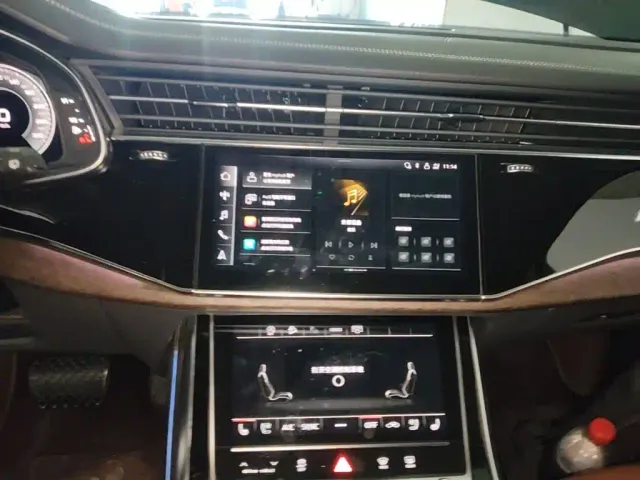Audi Q7 — Фото автомобиля 12