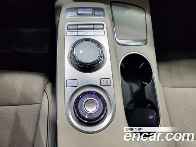 Genesis GV70 2.5T Бензин 2WD — Фото автомобиля 9