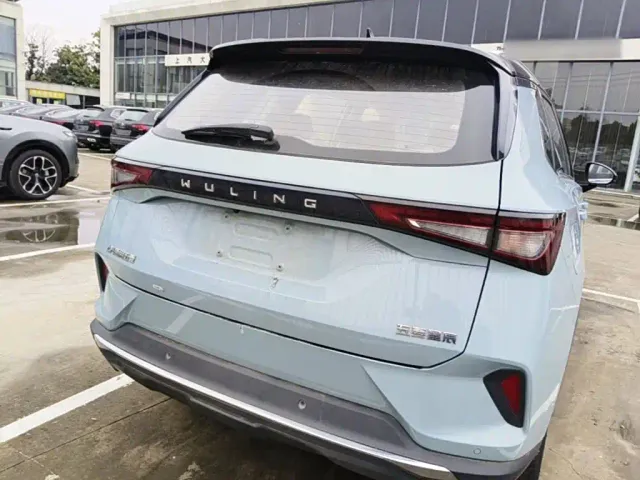 Wuling Asta — Фото автомобиля 5