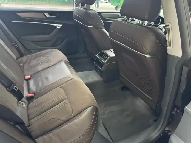 Audi A7L — Фото автомобиля 9