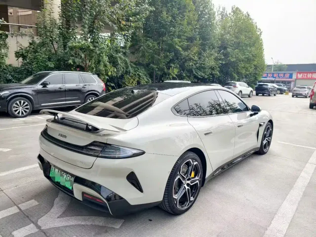 Xiaomi SU7 — Фото автомобиля 7