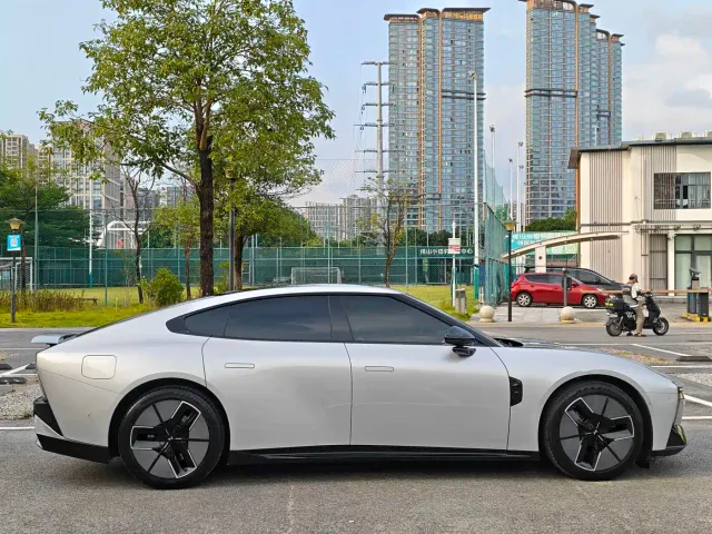 Xpeng P7 — Фото автомобиля 24