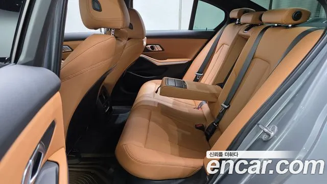BMW 3-Series — Фото автомобиля 11