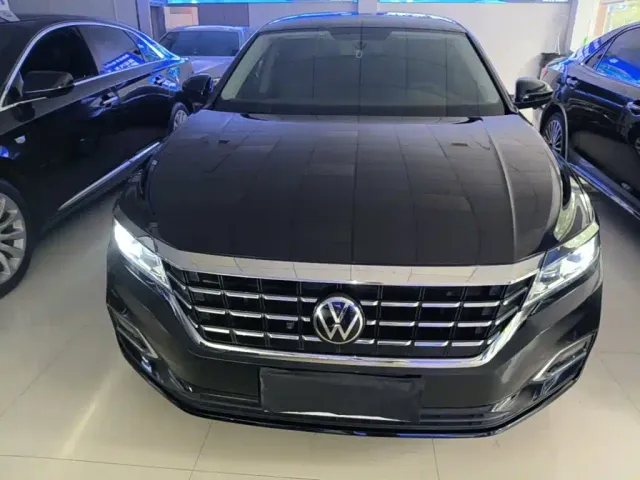 Volkswagen Passat — Фото автомобиля 2