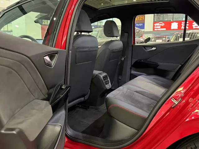 Volkswagen ID.3 — Фото автомобиля 12