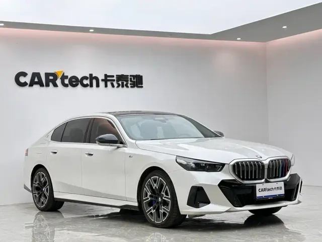 BMW 5 Series — Фото автомобиля 6