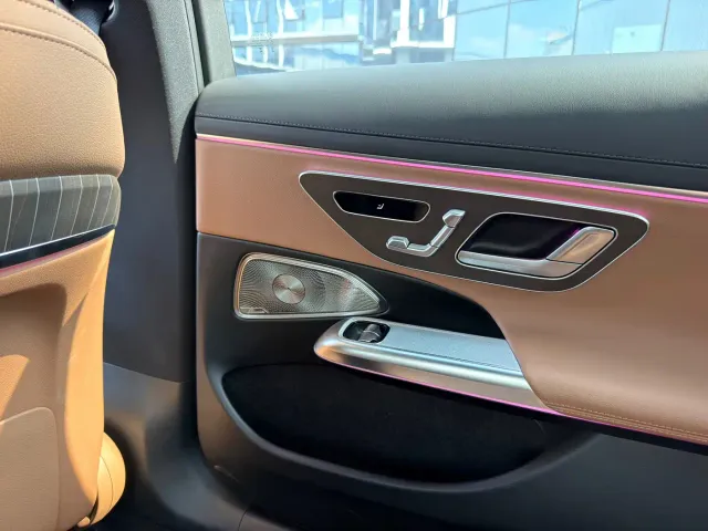 Mercedes-Benz E-Class — Фото автомобиля 11