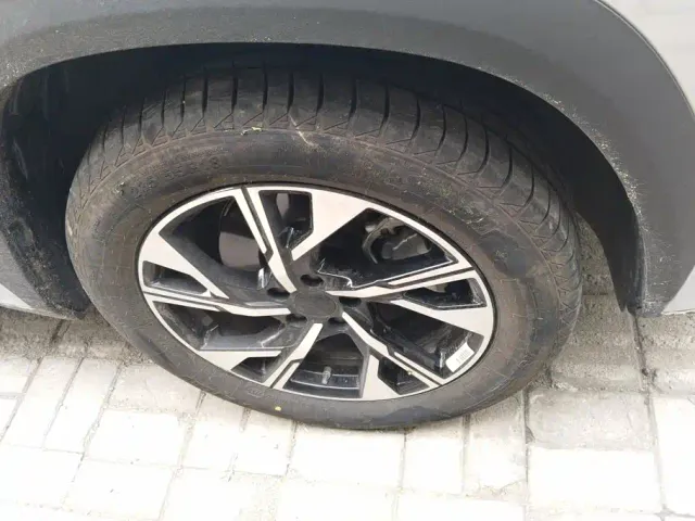 Geely Boyue L — Фото автомобиля 6