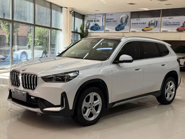 Фотография автомобиля — BMW X1
