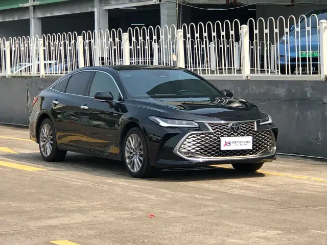 Toyota Avalon — Фото автомобиля 3