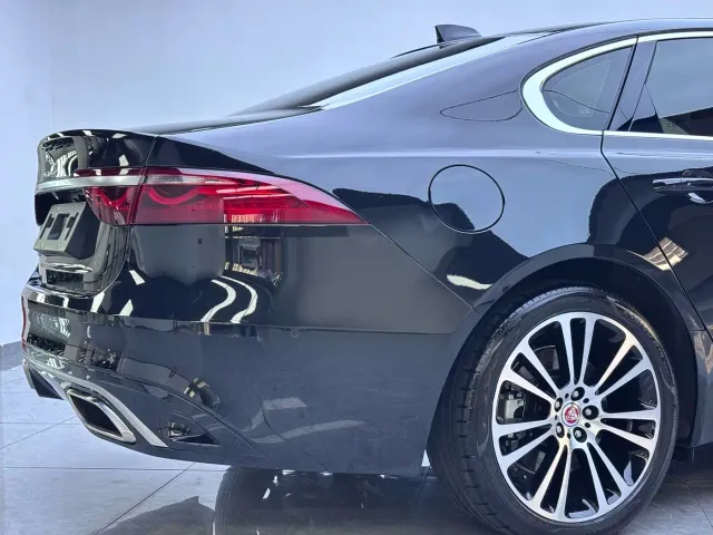Jaguar XFL — Фото автомобиля 20