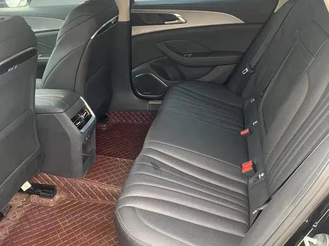 Hongqi H5 — Фото автомобиля 13