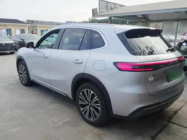 Geely Galaxy Starship 7 EM-i — Фото автомобиля 4