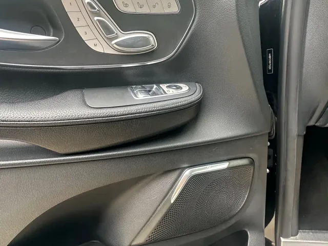 Mercedes-Benz V-Class — Фото автомобиля 12