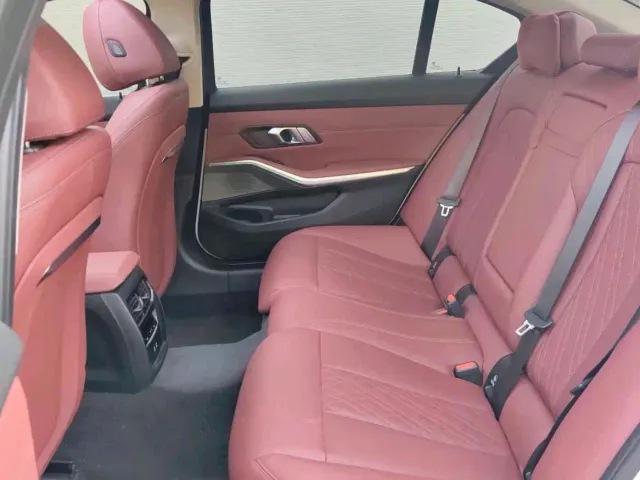 BMW 3 Series — Фото автомобиля 12