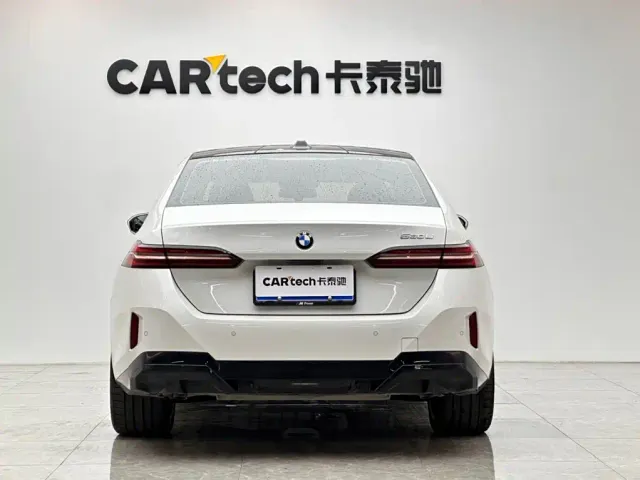 BMW 5 Series — Фото автомобиля 4