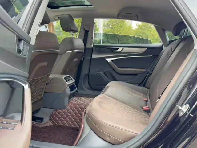 Audi Audi A7L 2024 45TFSI quattro S-line Vision Edition Crystal Package — Фото автомобиля 15