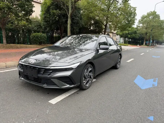 Фотография автомобиля — Hyundai Elantra
