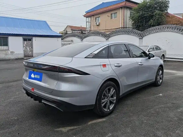 Geely Galaxy L6 — Фото автомобиля 3