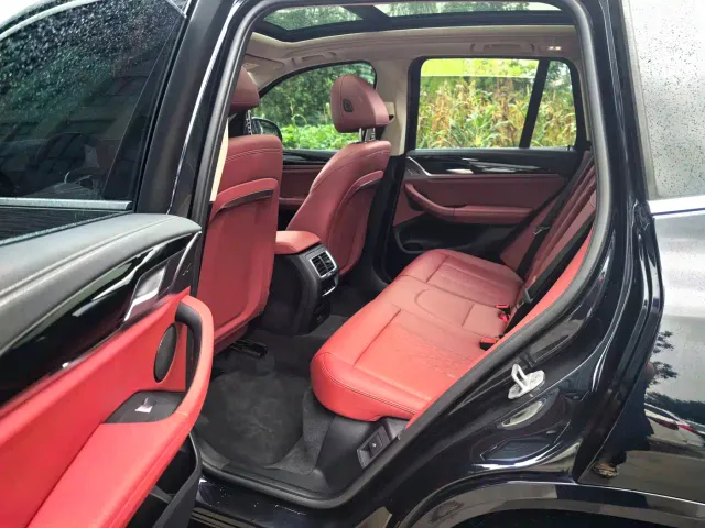 BMW iX3 — Фото автомобиля 6