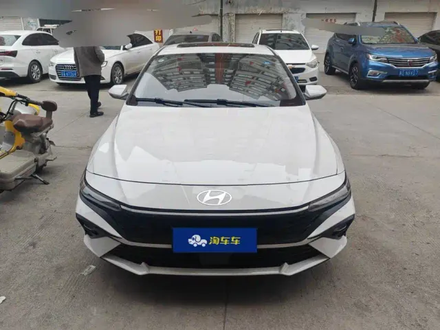 Hyundai Elantra — Фото автомобиля 2