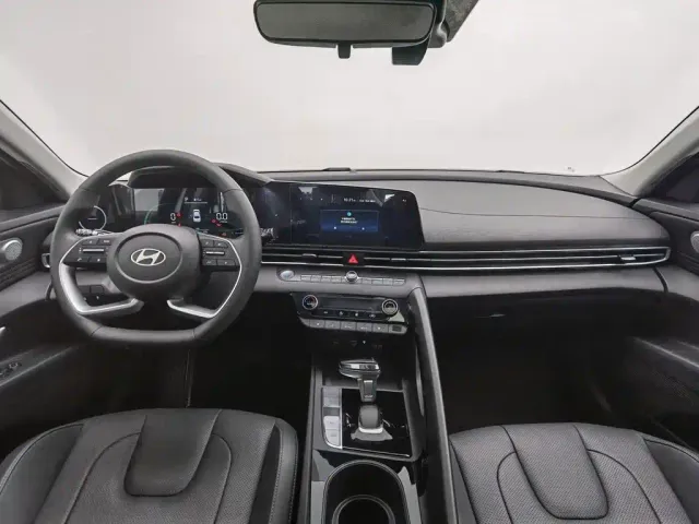Hyundai Elantra — Фото автомобиля 5